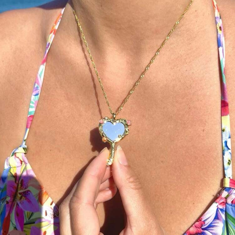 Handheld Heart Mirror Pendant Necklace