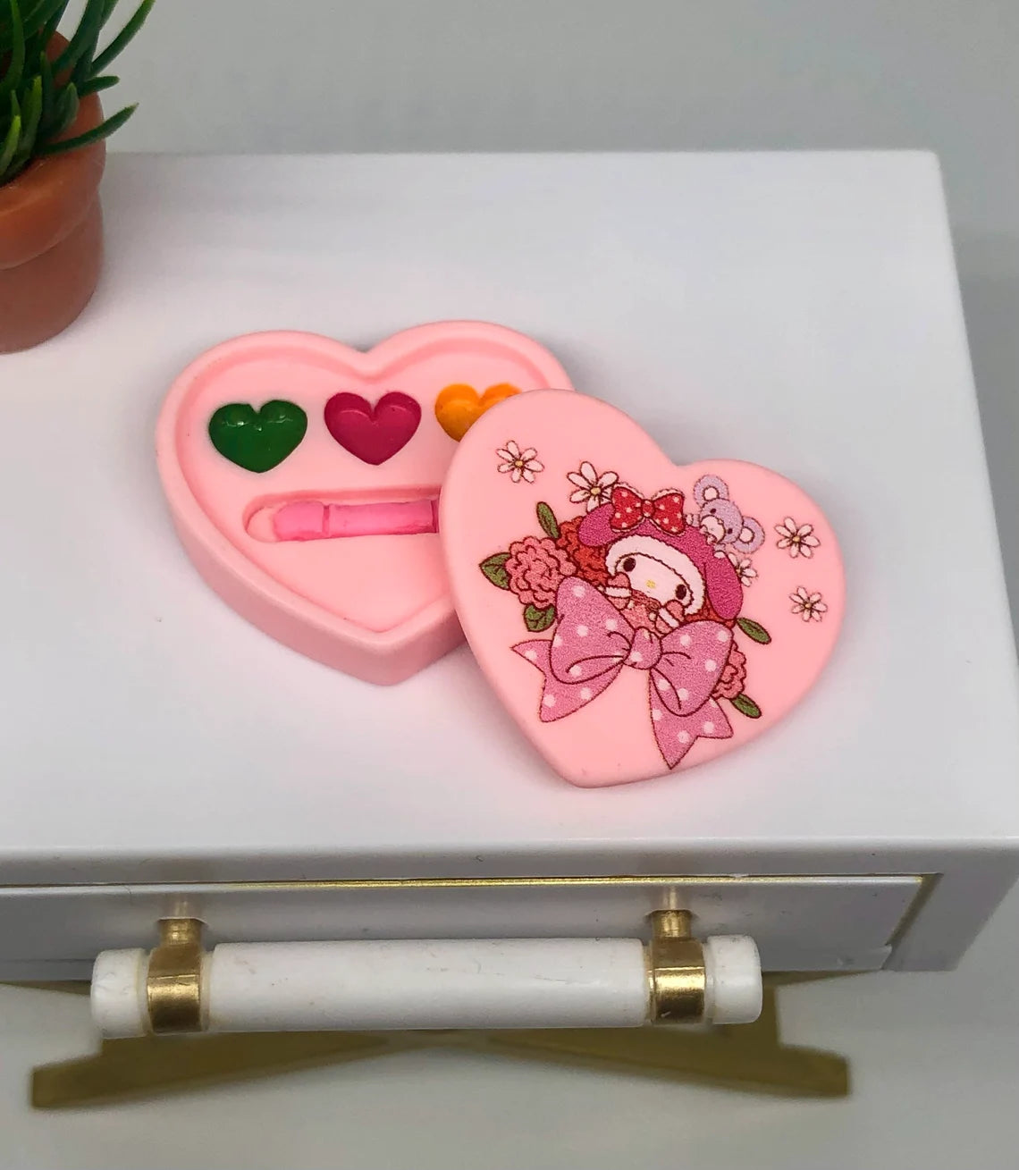 My Melody Heart Paint Palette Makeup Set